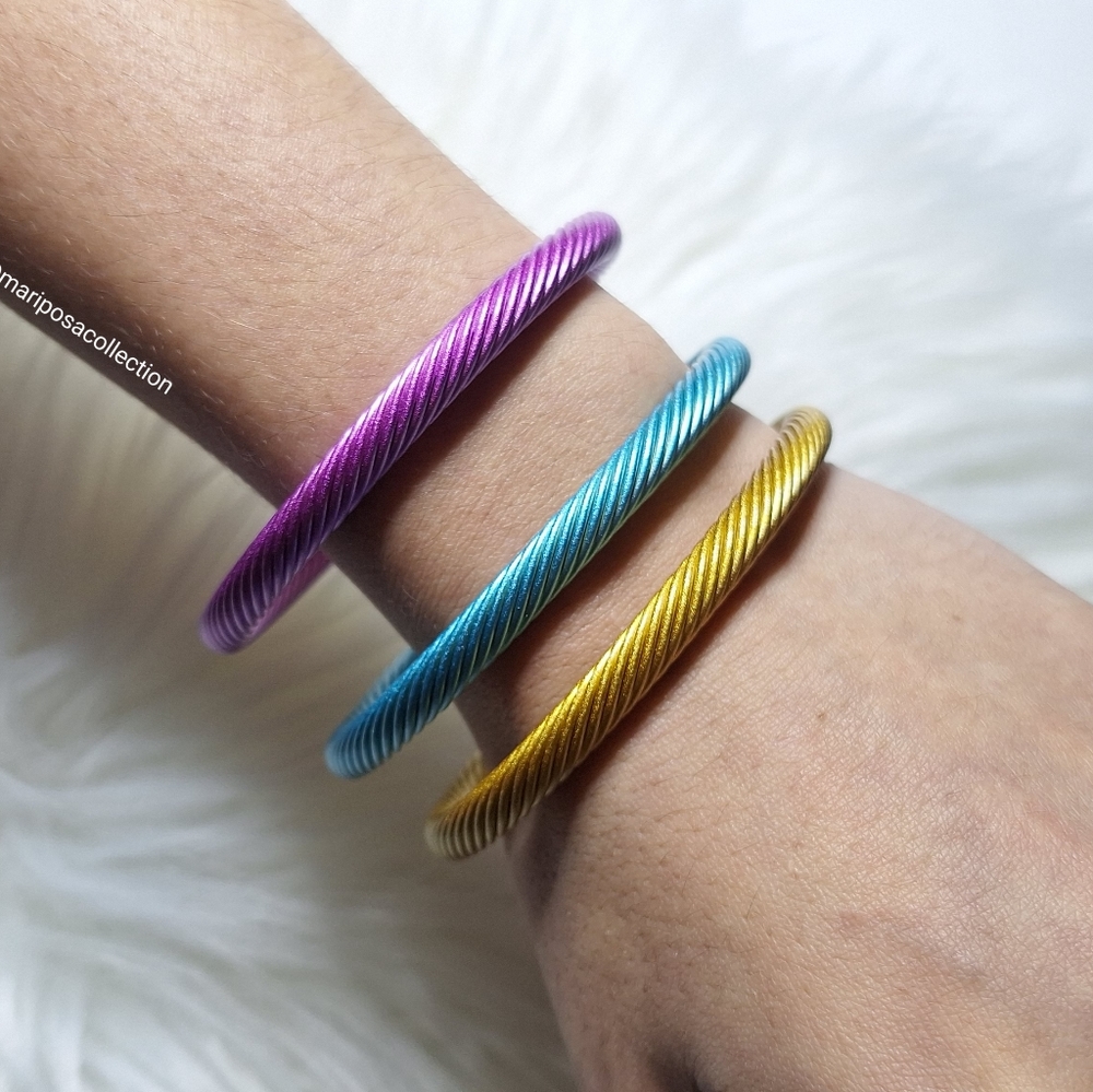 Bracelets - Picture 2 of 3